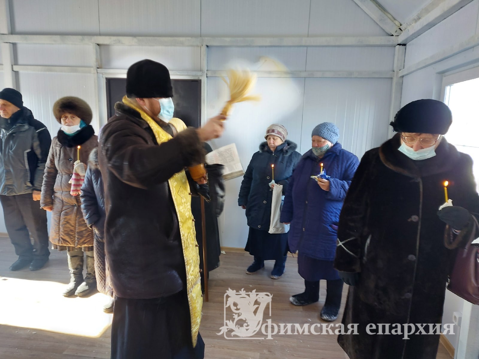 Первое богослужение в новом храме с. Николаевка Стерлитамакского р-на: фото 2