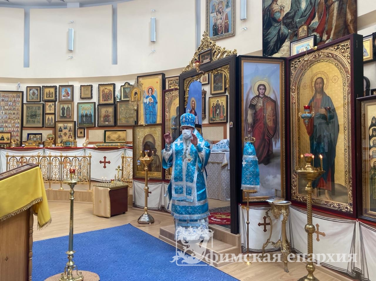 Служение митр.Никона в праздник Казанской иконы Божией Матери: фото 2