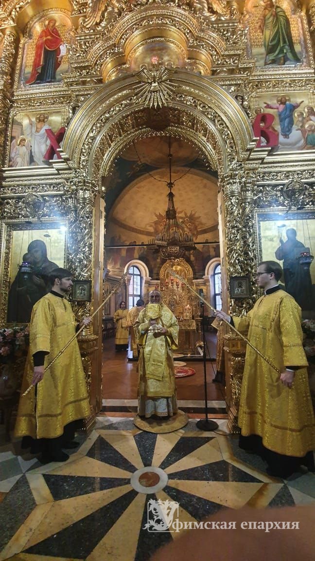 Служение митр.Никона в Неделю 20-ю по Пятидесятнице и день поминовения безвинно богоборцами убиенных или безвинно пребывавших в заключении: фото 7