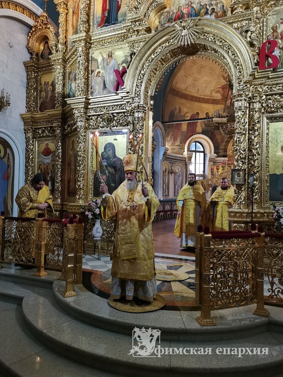 Служение митр.Никона в Неделю 20-ю по Пятидесятнице и день поминовения безвинно богоборцами убиенных или безвинно пребывавших в заключении: фото 8