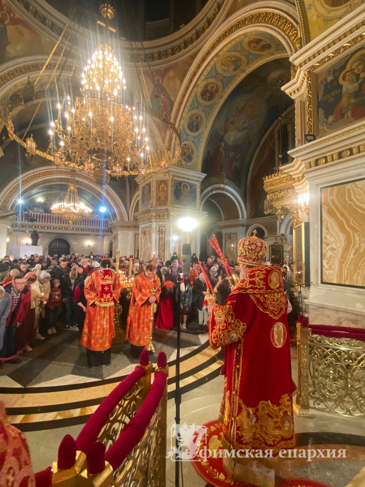 Митрополит Никон возглавил богослужение Святой Пасхи: фото 10