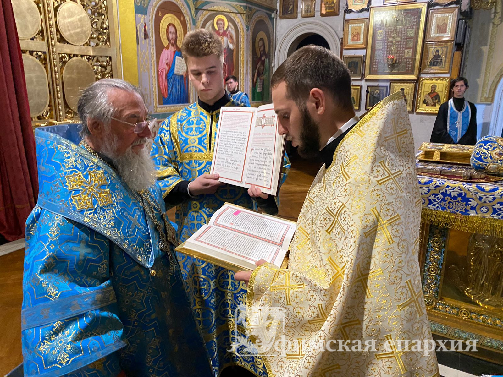 Служение митр.Никона накануне Недели 16-й по Пятидесятнице: фото 1