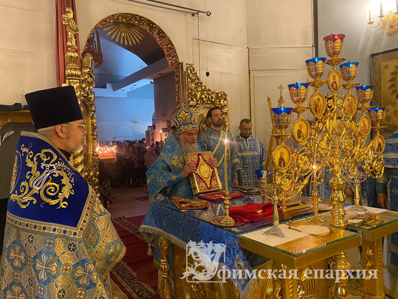 Служение митрополита Никона в день Казанской иконы Божией Матери: фото 1