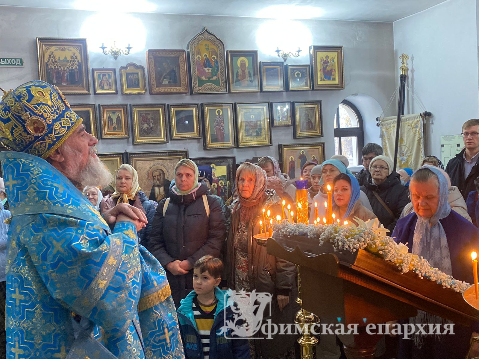 Служение митрополита Никона в день празднования иконы Божией Матери «Всех скорбящих Радость»: фото 6