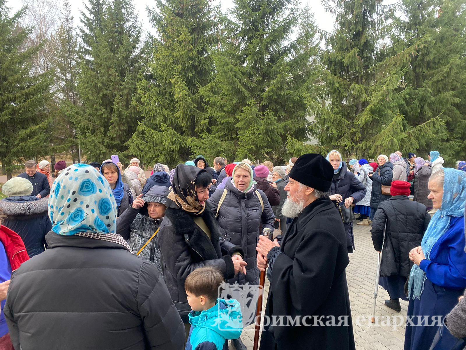 Служение митрополита Никона в день празднования иконы Божией Матери «Всех скорбящих Радость»: фото 8