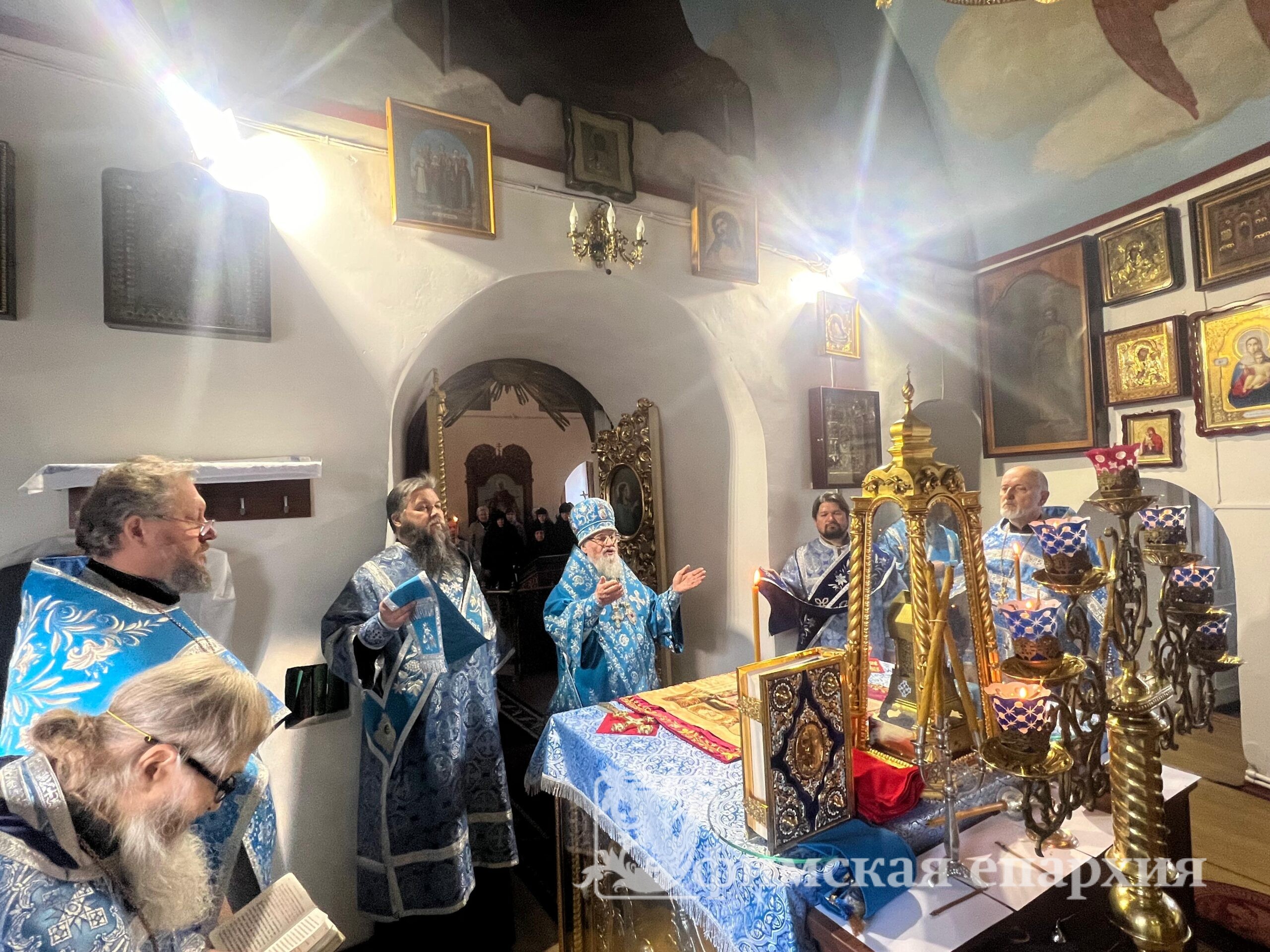 Служение митрополита Никона в великий праздник Покрова Пресвятой Богородицы: фото 3