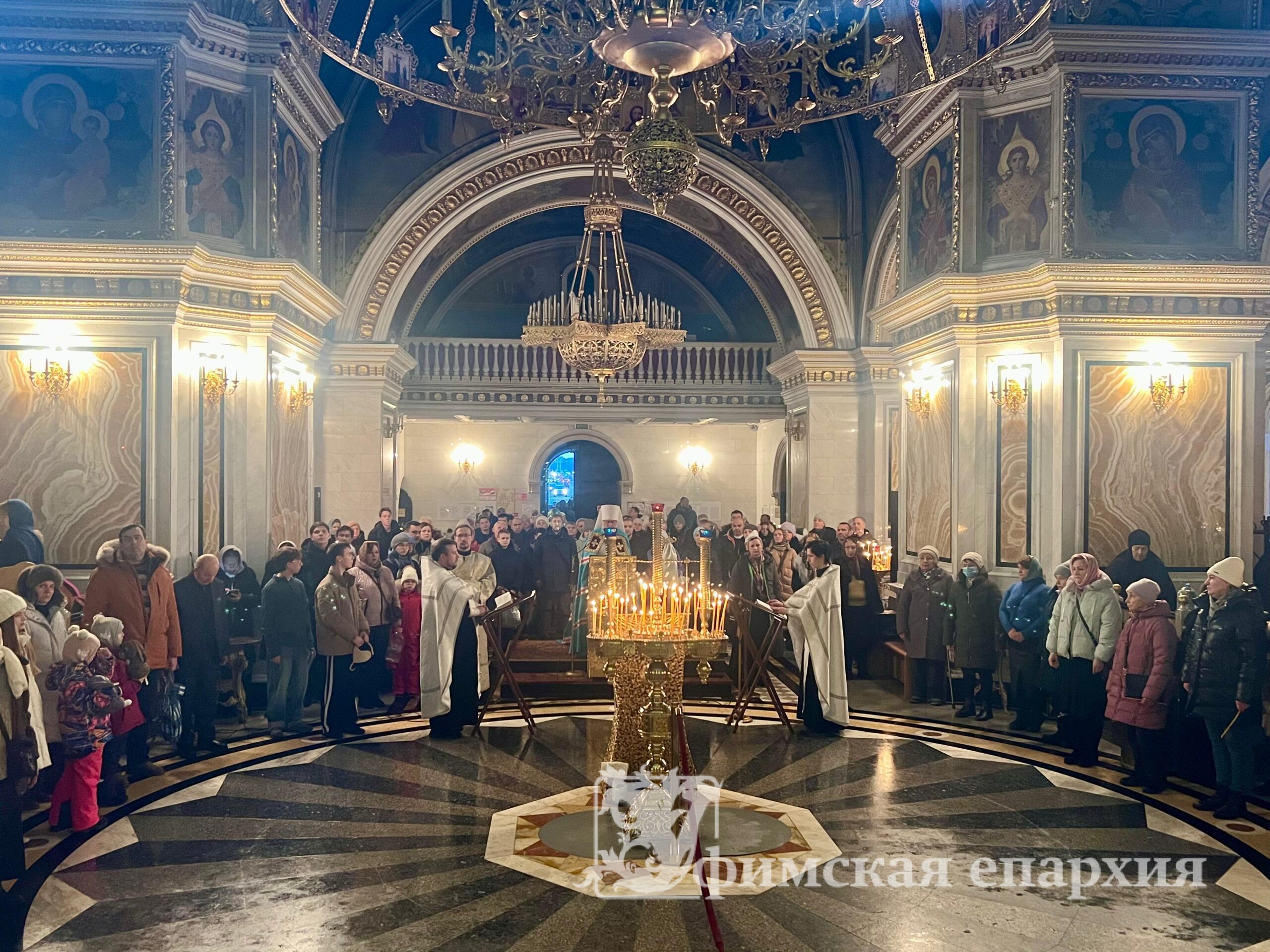 Митрополит Никон возглавил акафист Крещению Господню: фото 1