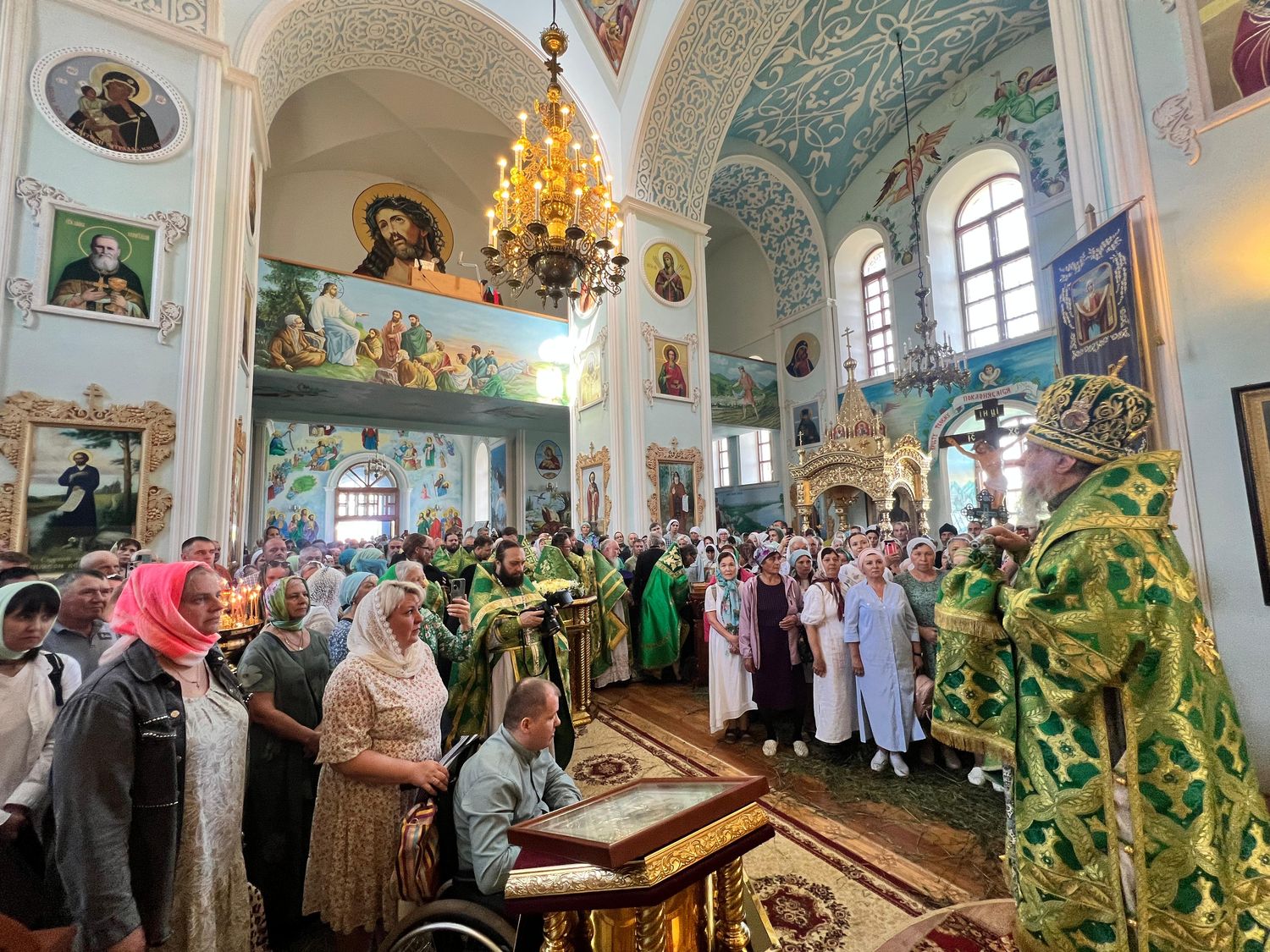 Архиерейское богослужение в День Святого Духа: фото 20