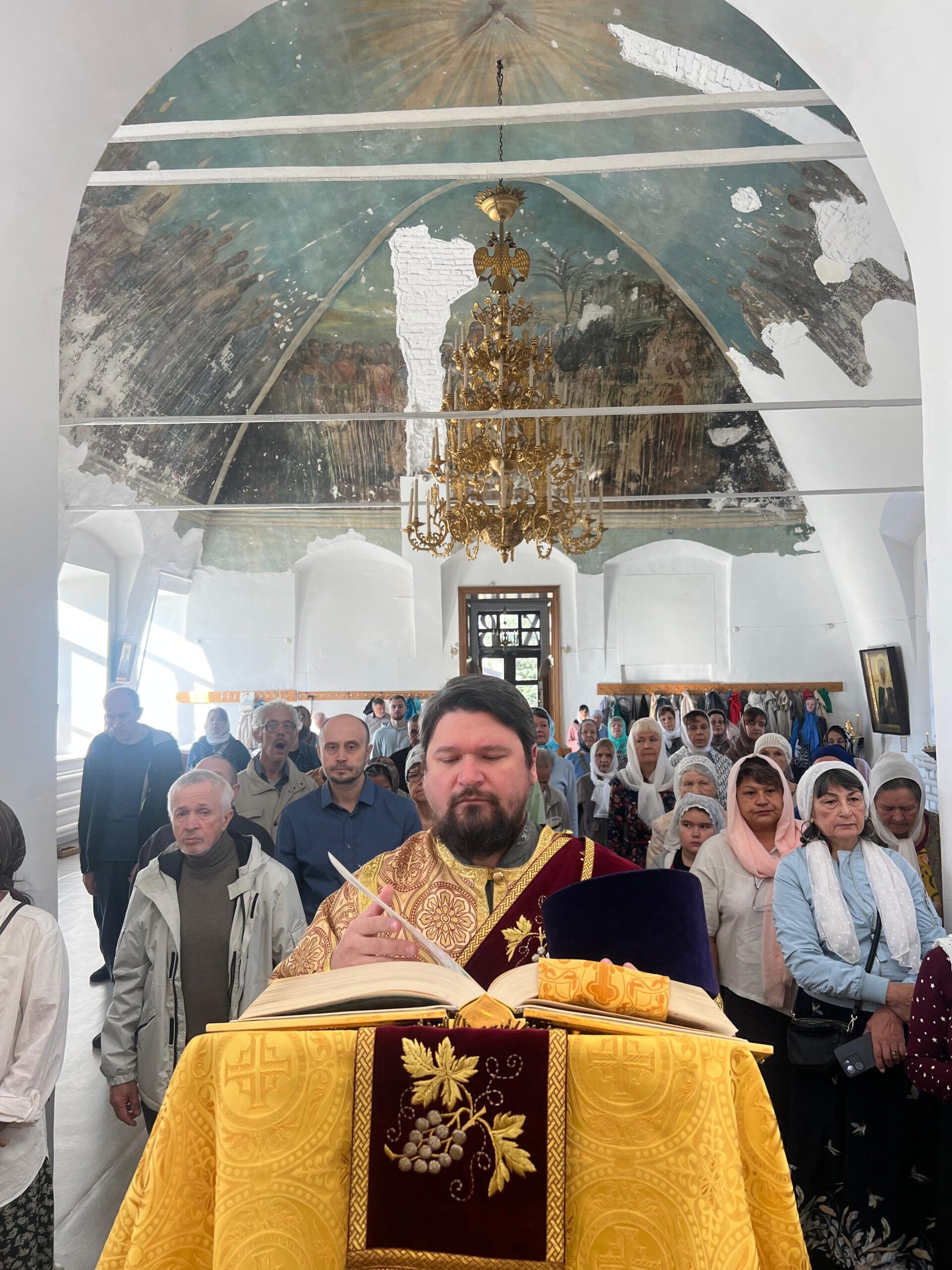 Митрополит Никон возглавил престольный праздник Спасского храма Уфы: фото 7