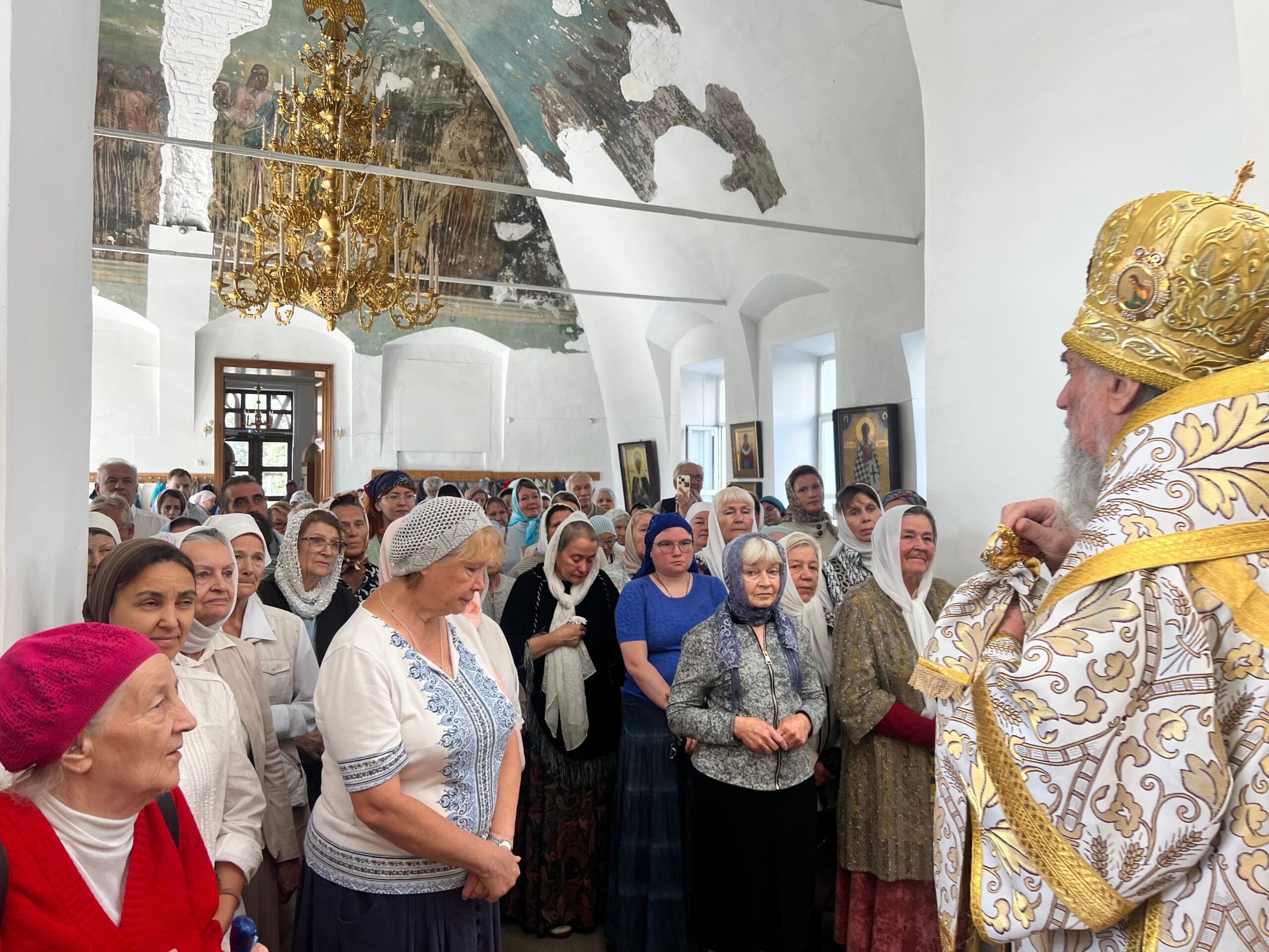 Митрополит Никон возглавил престольный праздник Спасского храма Уфы: фото 15