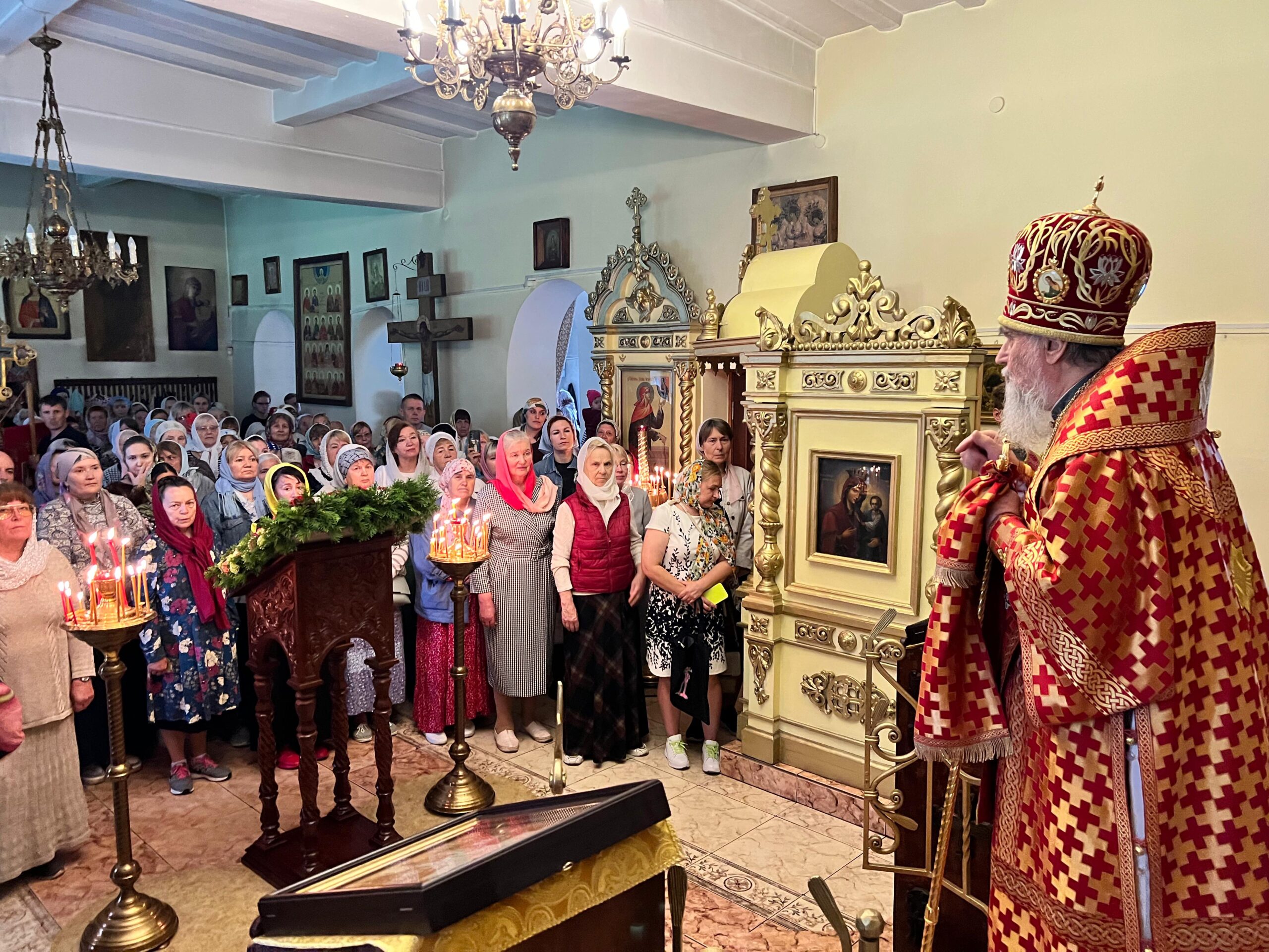 Митрополит Никон возглавил престольный праздник Пантелеимоновского храма г. Уфы: фото 5