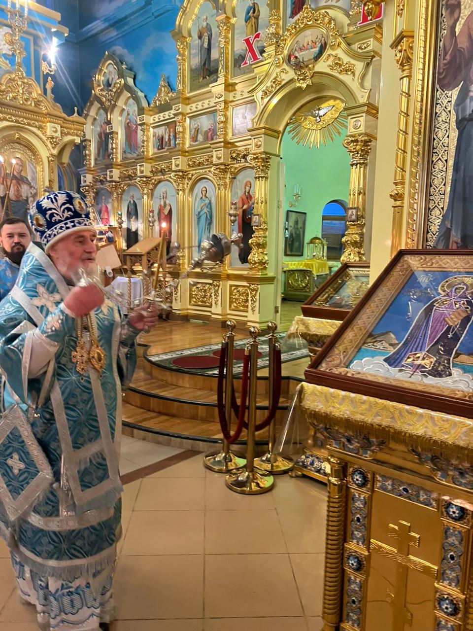 Служение митрополита Никона в честь Казанской иконы Божией Матери: фото 1
