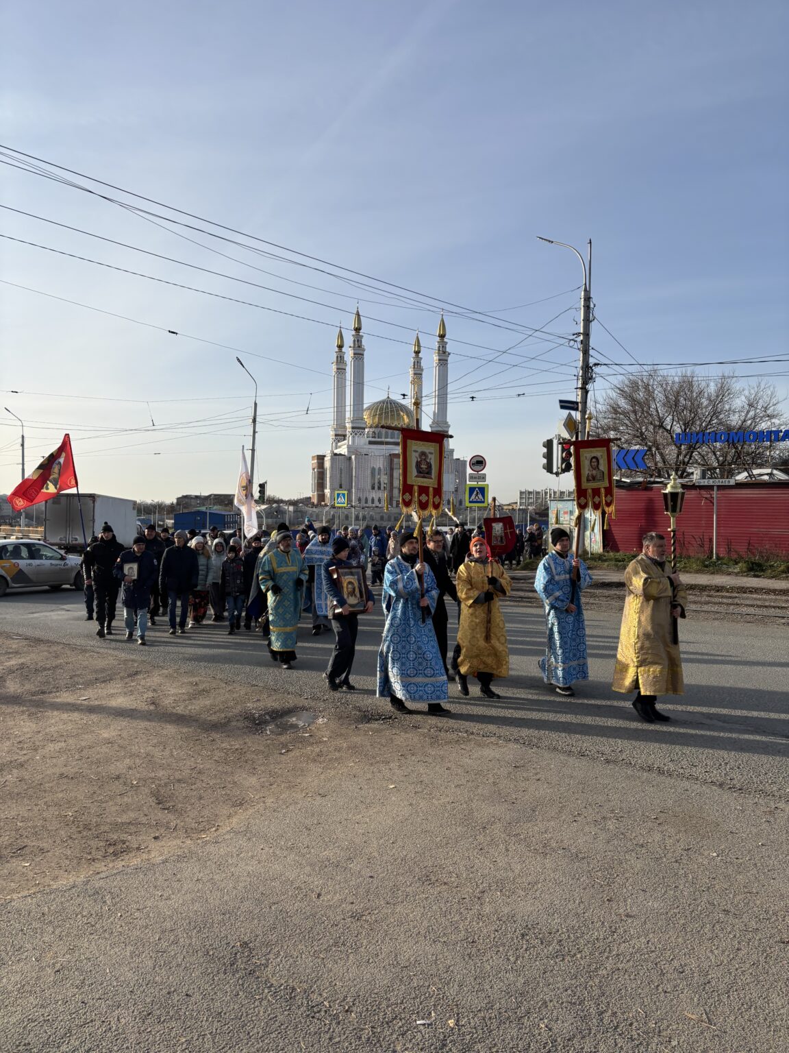 В Уфе состоялся Крестный ход в честь Казанской иконы Божией Матери и Дня народного единства: фото 1