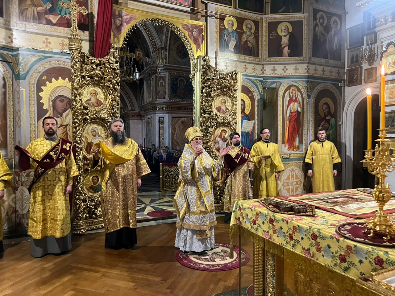Служение митрополита Никона в Неделю 21-ю по Пятидесятнице: фото 2