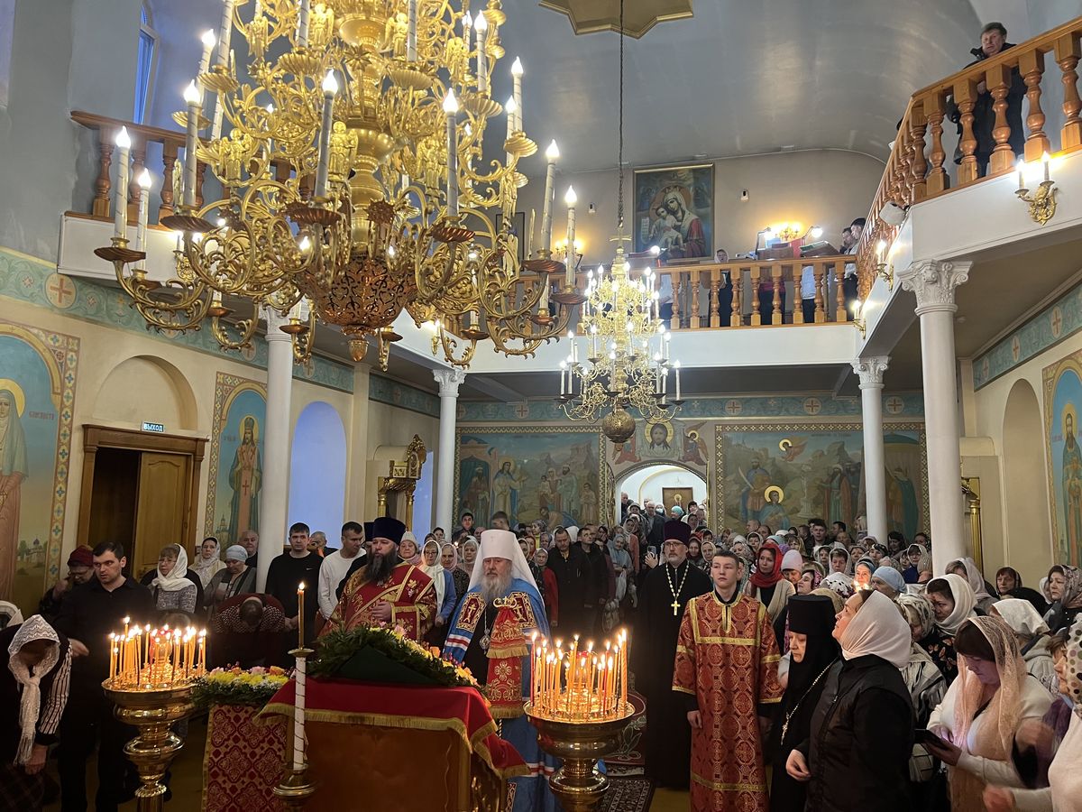 Служение митрополита Филарета в Неделю 33-ю по Пятидесятнице, по Богоявлении, и день св.мученицы Татианы: фото 1