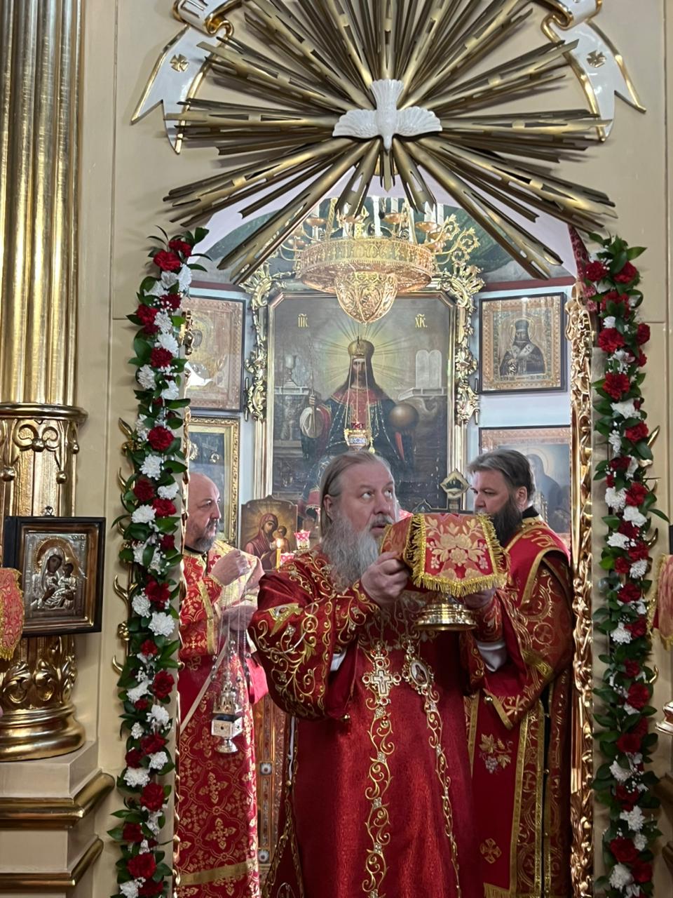 Служение митрополита Филарета в четверг Светлой седмицы: фото 9