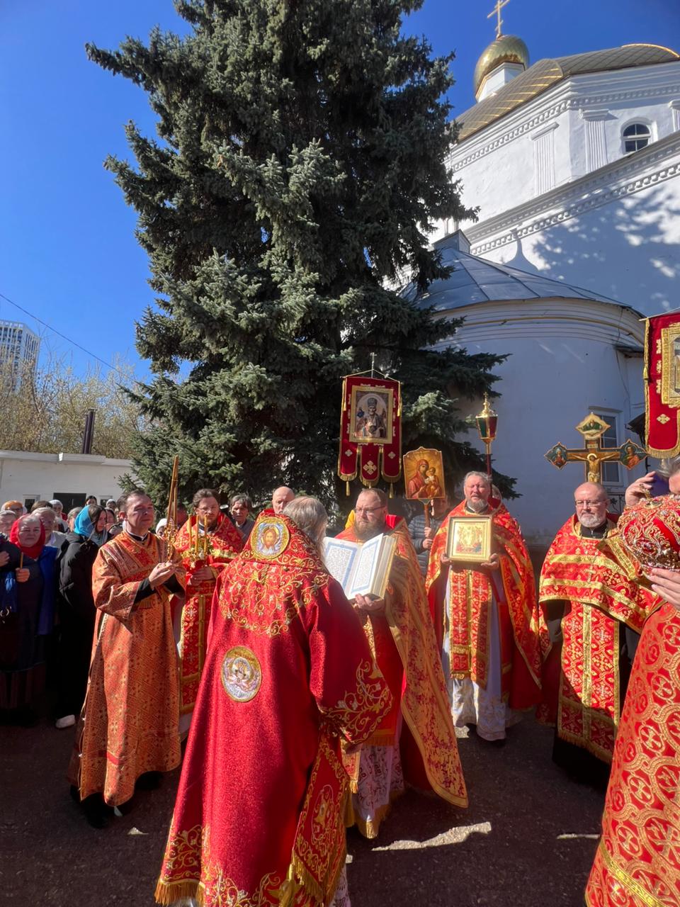 Служение митрополита Филарета в четверг Светлой седмицы: фото 12
