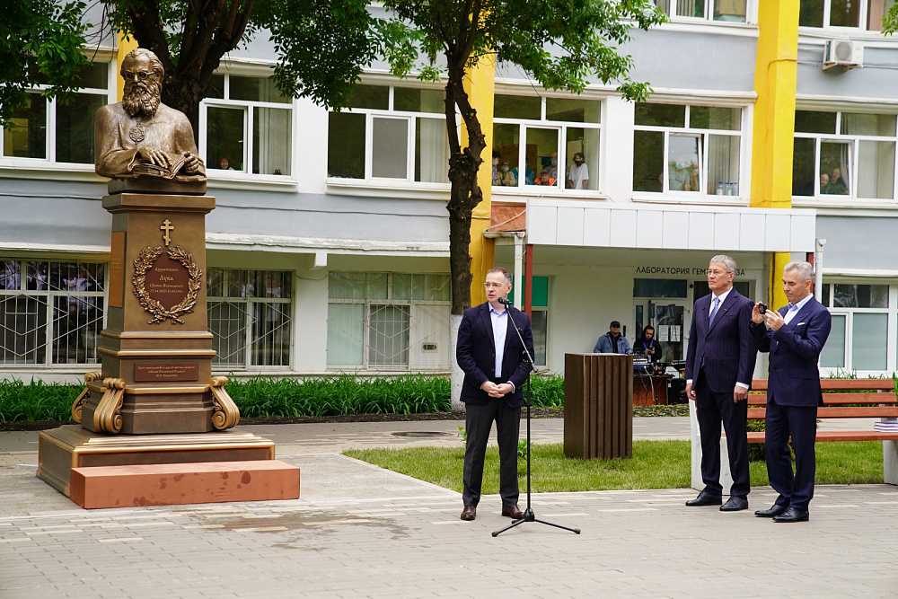 В Уфе открыли и освятили памятник хирургу и святителю Луке Крымскому: фото 6