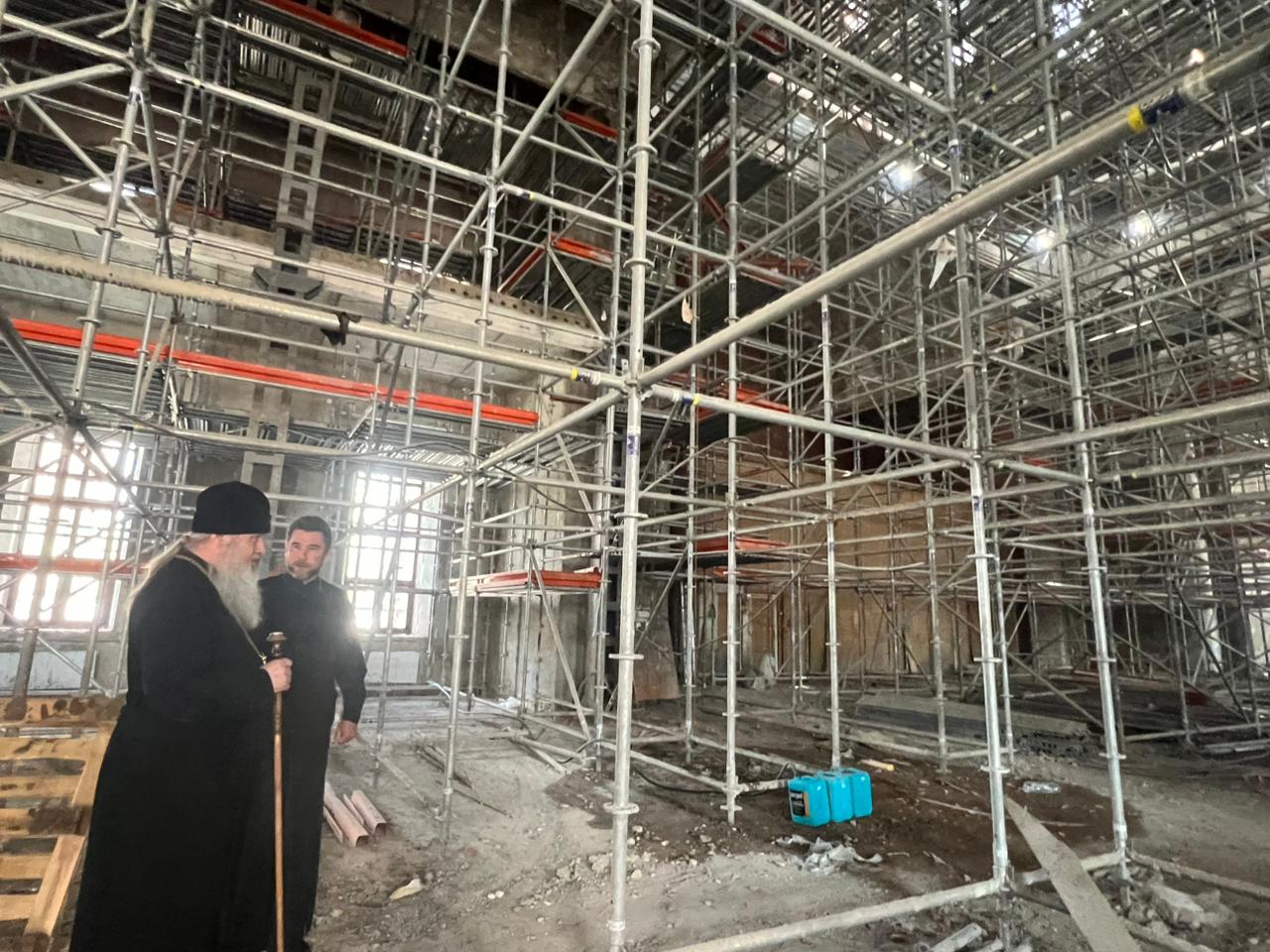 Митрополит Филарет осмотрел ход строительства Воскресенского собора: фото 3