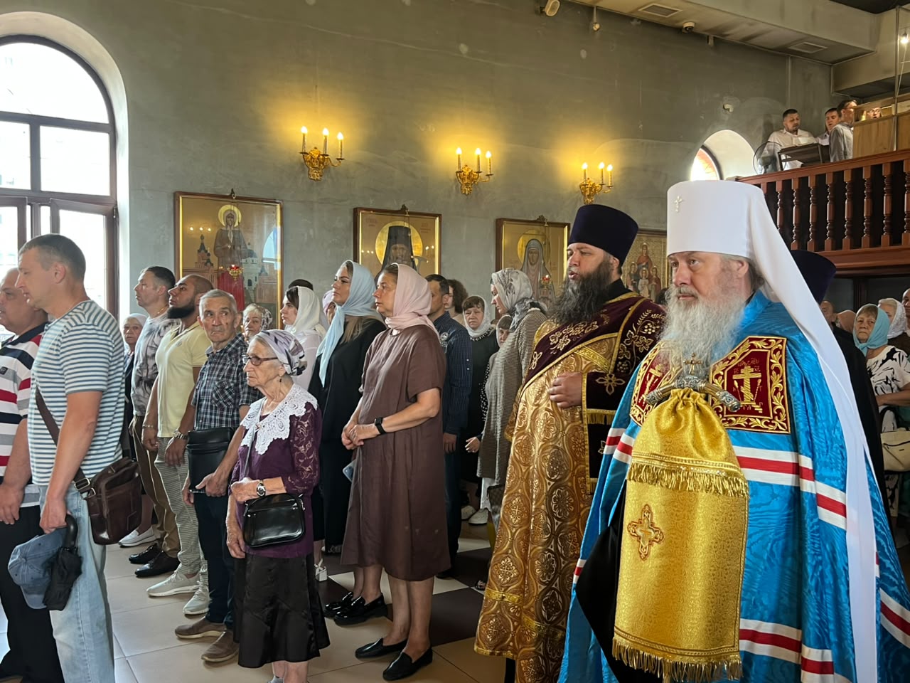 Митрополит Филарет возглавил престольный праздник Иоанно-Предтеченского храма г. Стерлитамака: фото 3